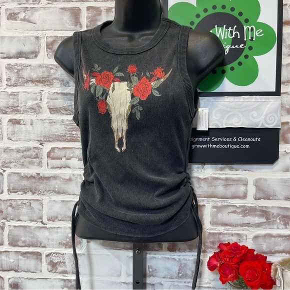 Gray Tank Top with Red Rose Skull Design small - Picture 4 of 6